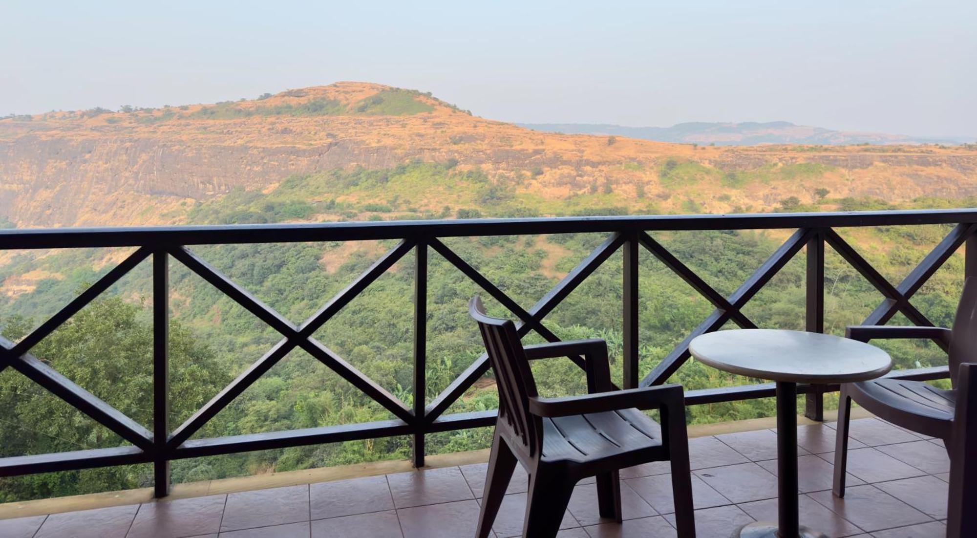 Upper Deck Resort - Stay And Relax At The Highest Peak Lonavala Extérieur photo