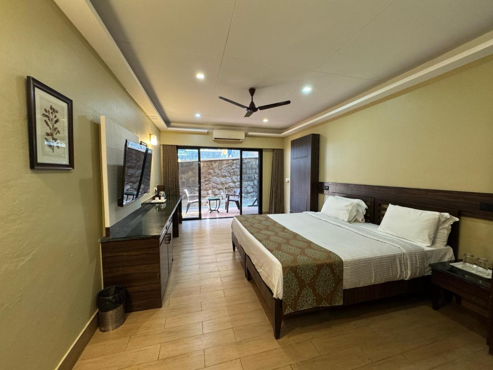 Upper Deck Resort - Stay And Relax At The Highest Peak Lonavala Extérieur photo