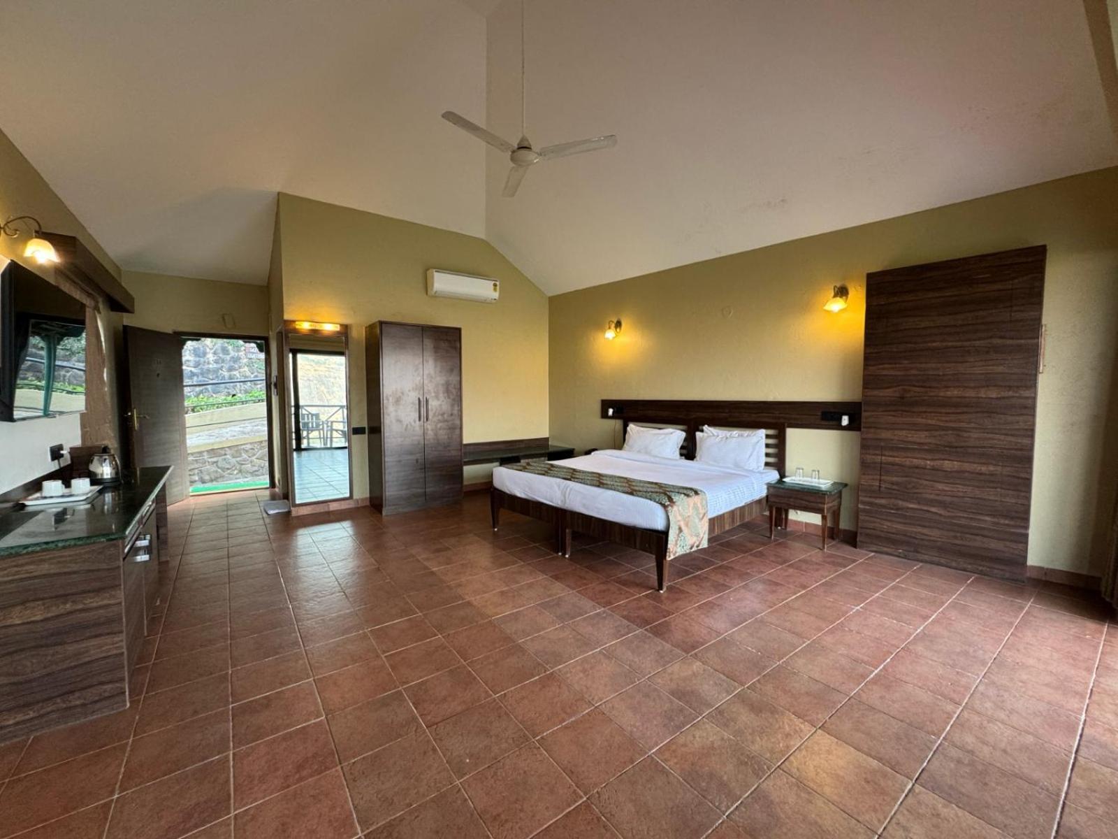 Upper Deck Resort - Stay And Relax At The Highest Peak Lonavala Extérieur photo