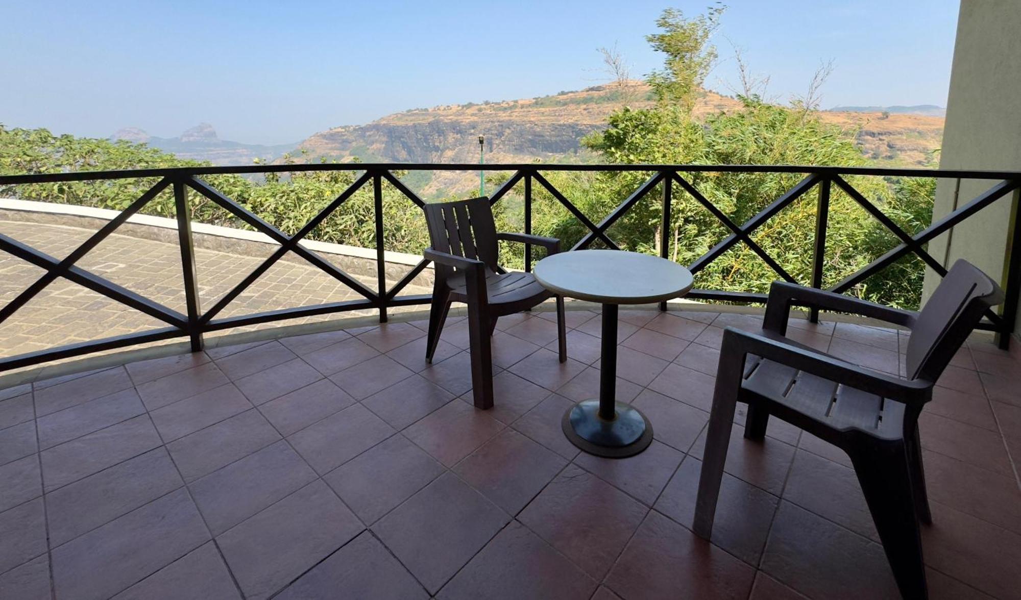 Upper Deck Resort - Stay And Relax At The Highest Peak Lonavala Extérieur photo