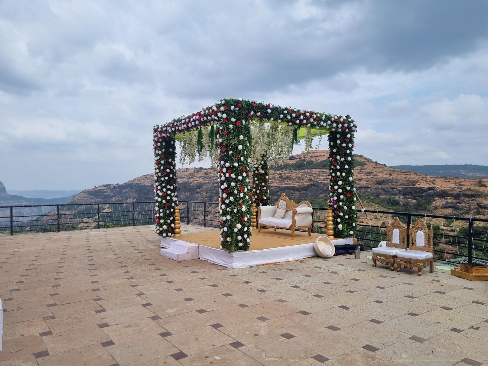 Upper Deck Resort - Stay And Relax At The Highest Peak Lonavala Extérieur photo